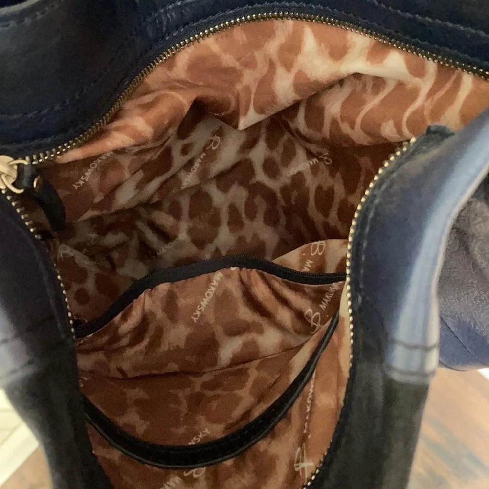 B. Makowsky ble hobo shoulder bag